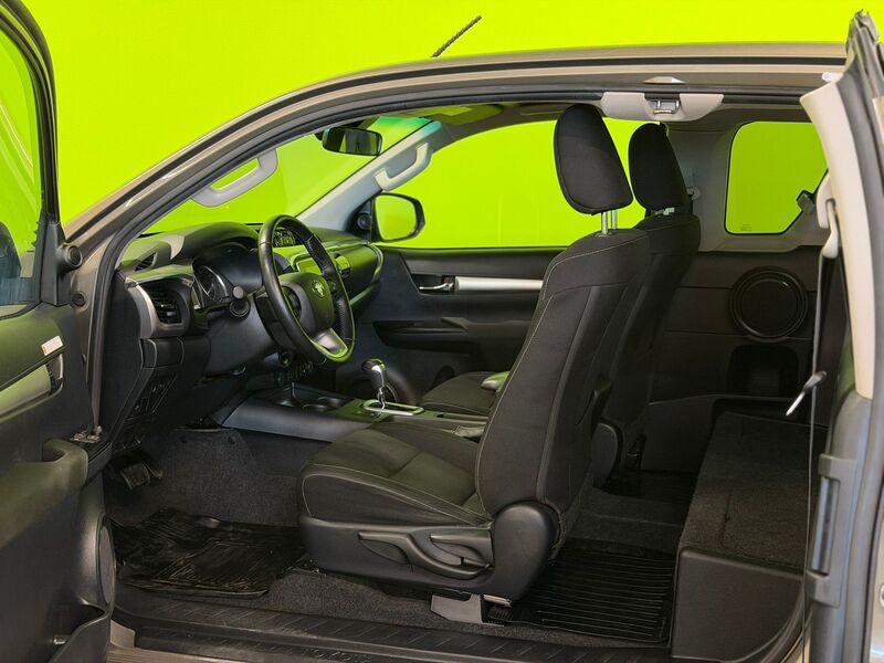 Toyota Hilux vaihtoauto