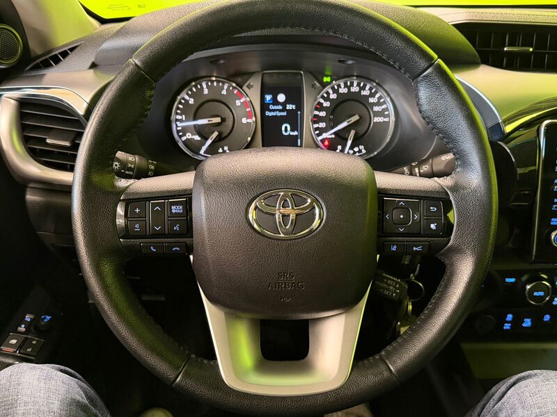 Toyota Hilux vaihtoauto