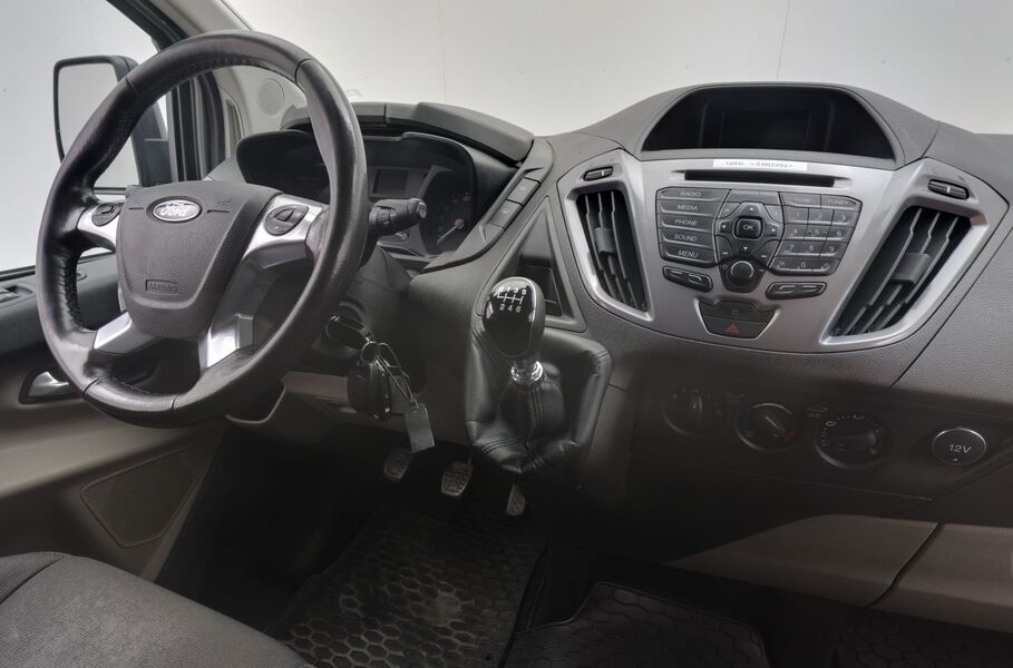 Ford Tourneo Custom vaihtoauto