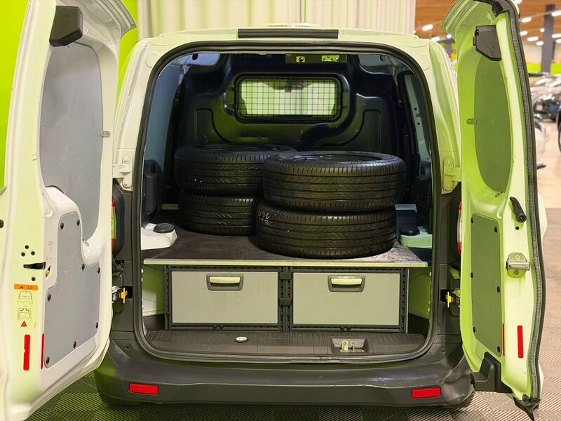 Ford Transit Courier vaihtoauto