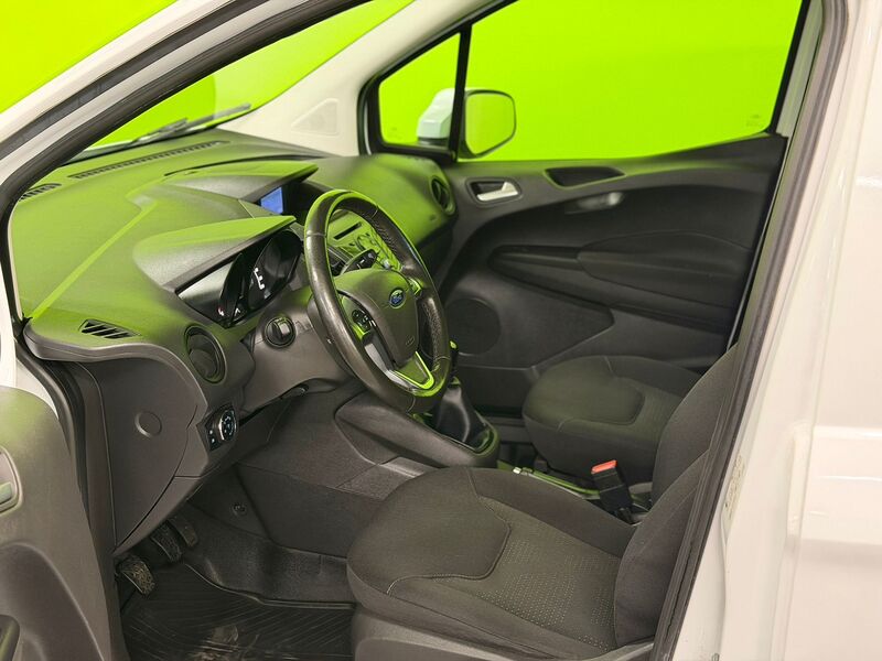 Ford Transit Courier vaihtoauto