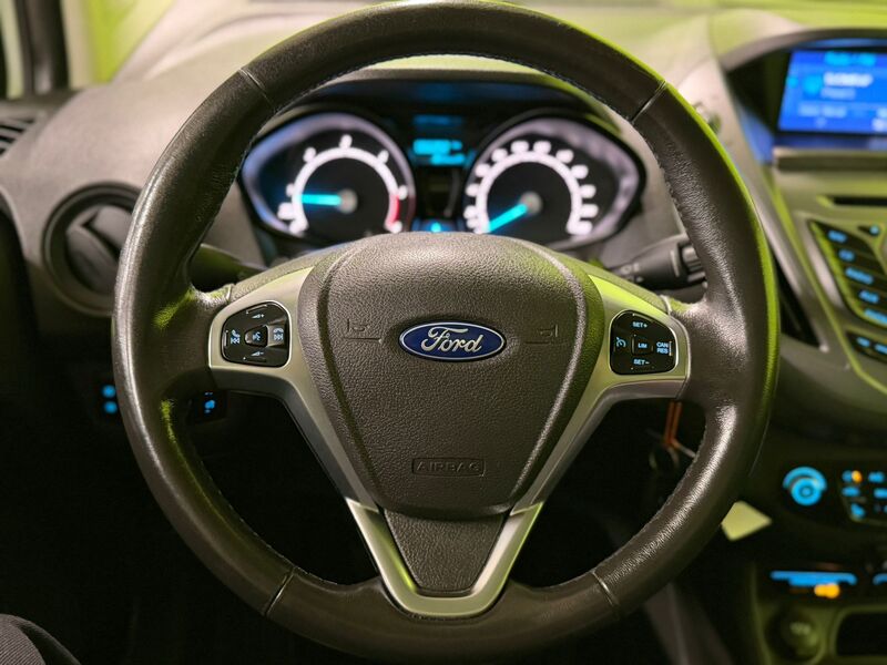 Ford Transit Courier vaihtoauto