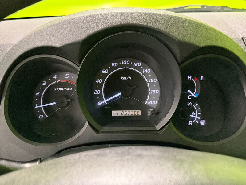 Toyota Hilux vaihtoauto