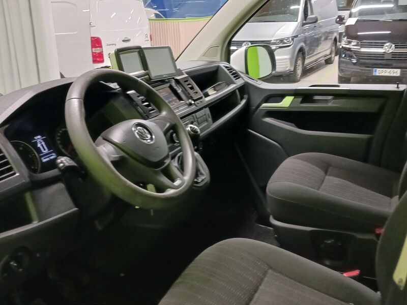 Volkswagen Caravelle vaihtoauto