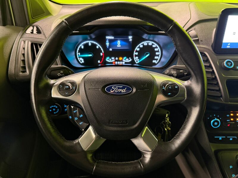 Ford Transit Connect vaihtoauto