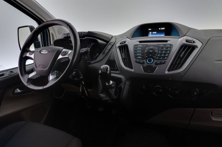 Ford Tourneo Custom vaihtoauto