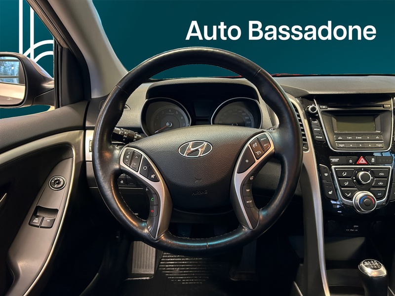 Hyundai i30 5d vaihtoauto