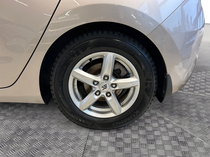 Hyundai i30 5d vaihtoauto