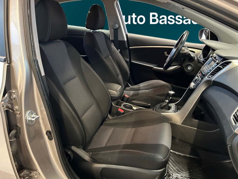 Hyundai i30 5d vaihtoauto