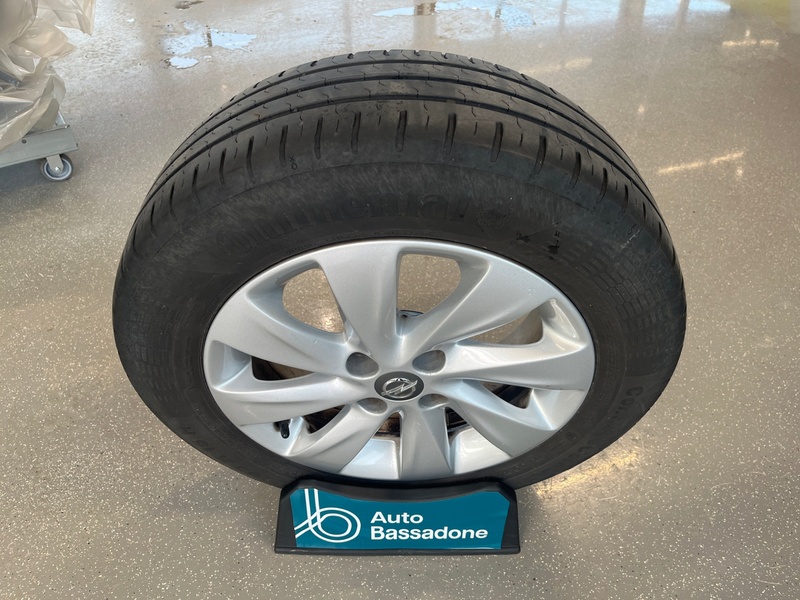 Opel Corsa vaihtoauto