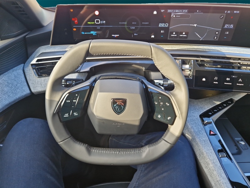 Peugeot E-3008 vaihtoauto