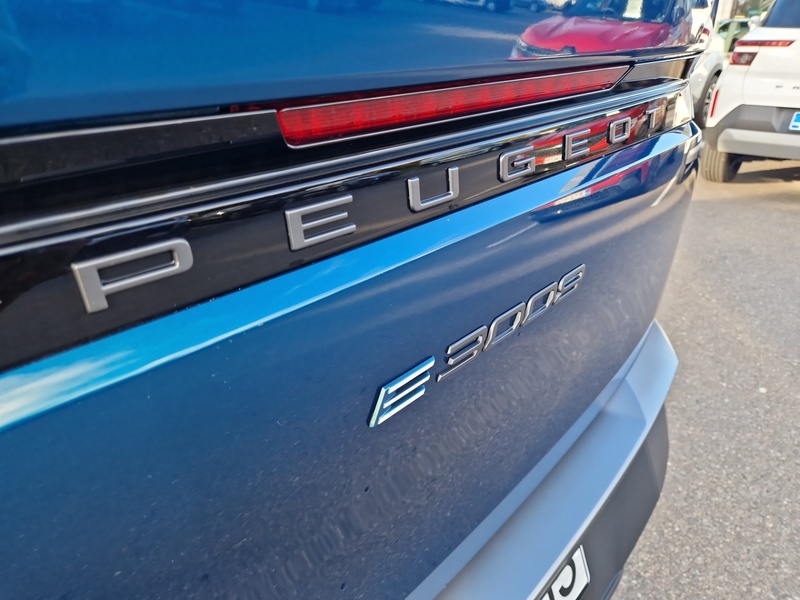 Peugeot E-3008 vaihtoauto