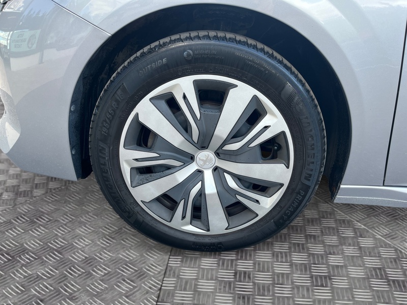 Peugeot 208 vaihtoauto