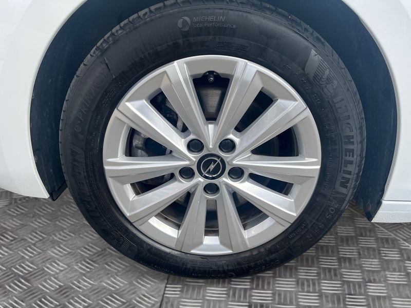 Opel Astra vaihtoauto