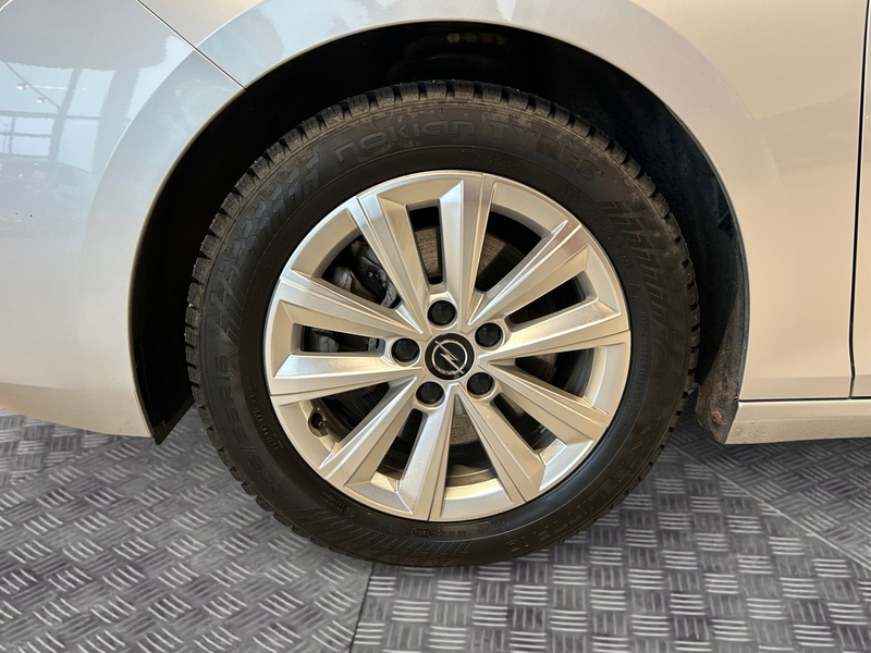 Opel Astra vaihtoauto