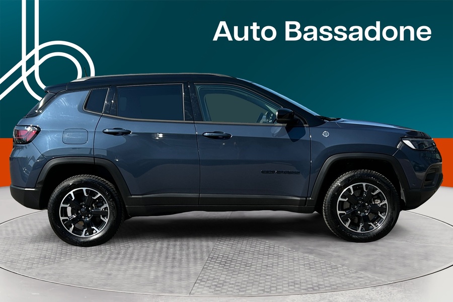 Jeep Compass vaihtoauto