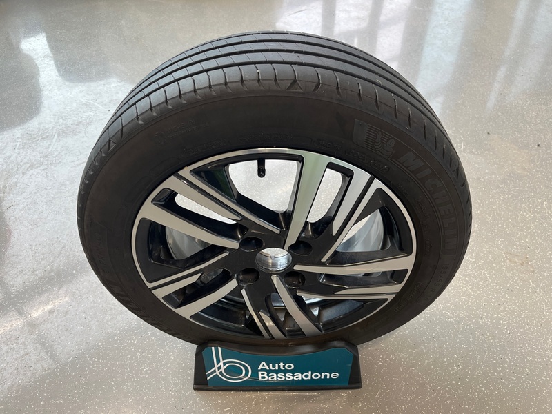 Peugeot 208 vaihtoauto