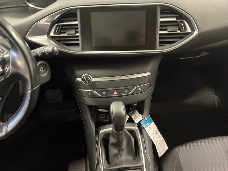 Peugeot 308 vaihtoauto