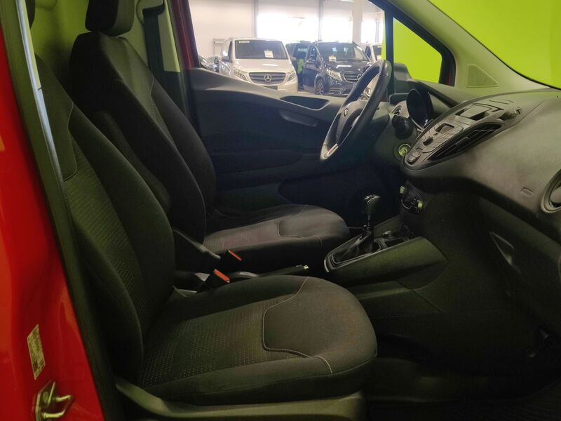 Ford Transit Courier vaihtoauto