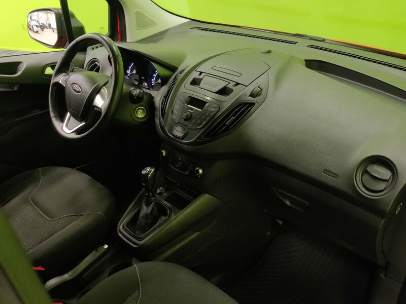 Ford Transit Courier vaihtoauto