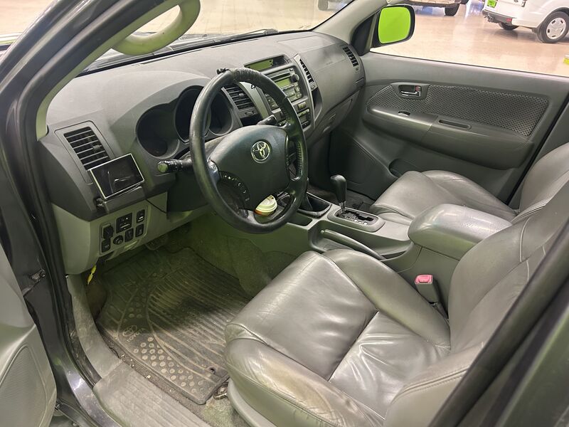 Toyota Hilux vaihtoauto
