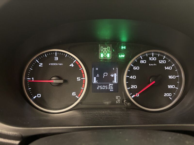 Mitsubishi L200 vaihtoauto