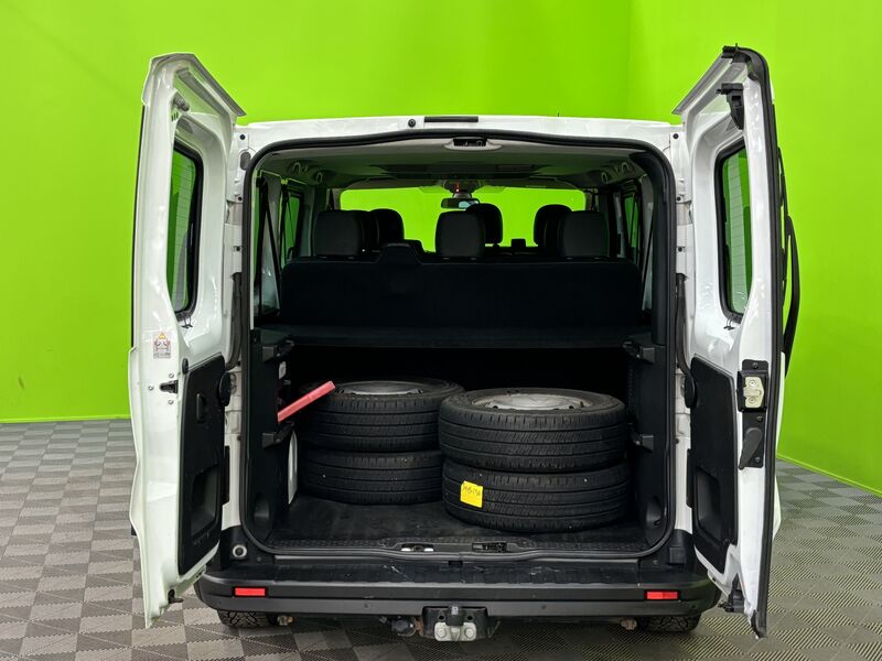 Renault Trafic Combi vaihtoauto