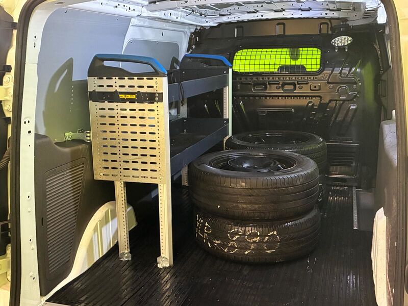 Ford Transit Connect vaihtoauto