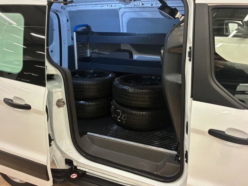 Ford Transit Connect vaihtoauto