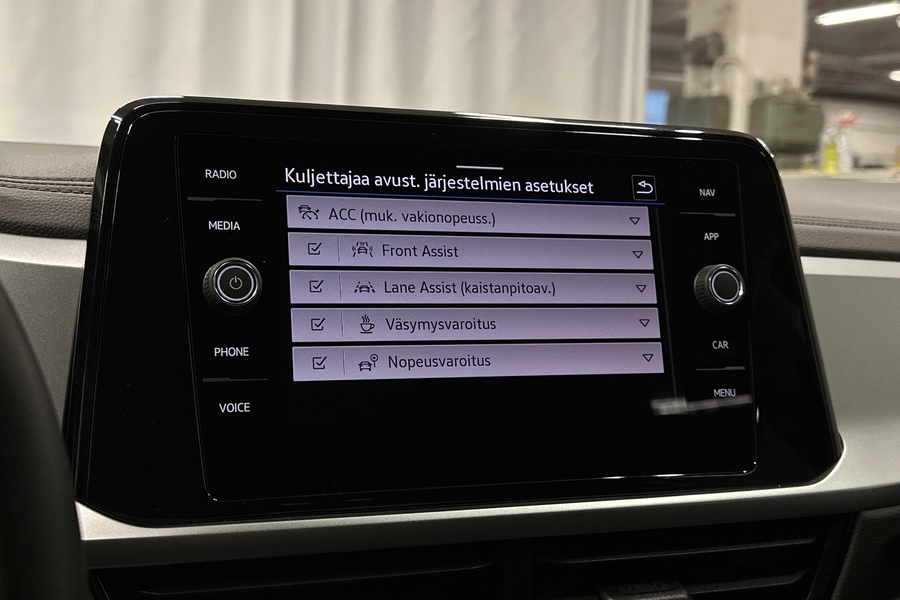 Volkswagen T-Roc vaihtoauto