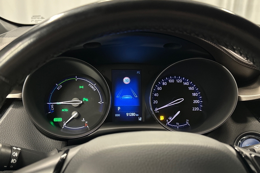 Toyota C-HR vaihtoauto