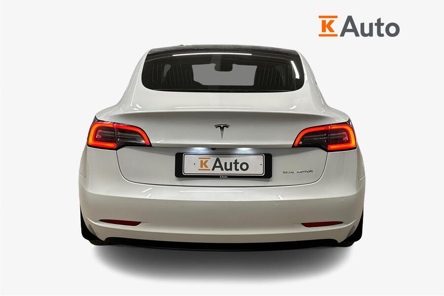 Tesla Model 3 vaihtoauto