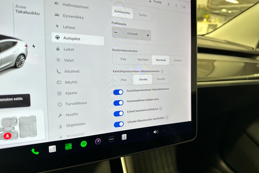 Tesla Model 3 vaihtoauto