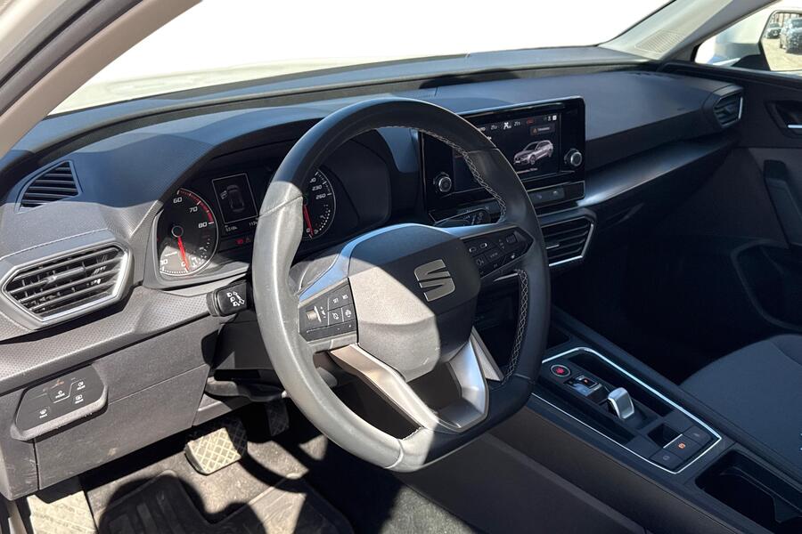 SEAT Leon Sportstourer vaihtoauto