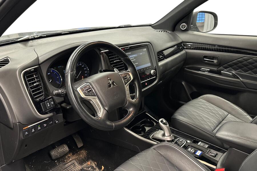 Mitsubishi Outlander PHEV vaihtoauto