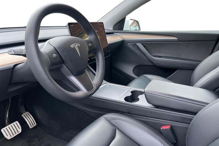 Tesla Model Y vaihtoauto