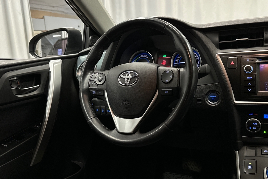 Toyota Auris vaihtoauto