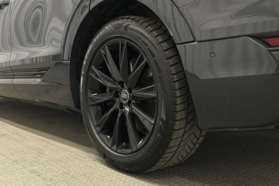 Audi Q8 e-tron vaihtoauto