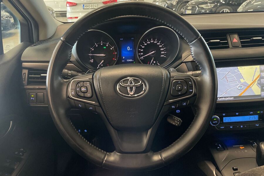 Toyota Avensis vaihtoauto