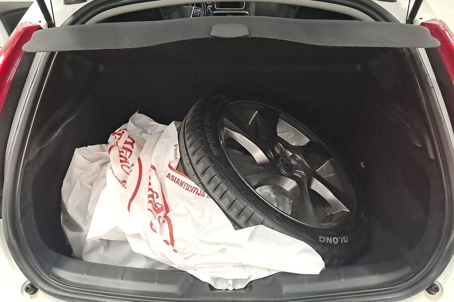 Volvo V40 Cross Country vaihtoauto