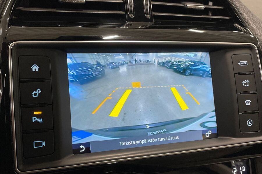 Jaguar F-PACE vaihtoauto