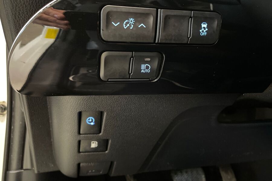 Toyota Prius Plug-in vaihtoauto