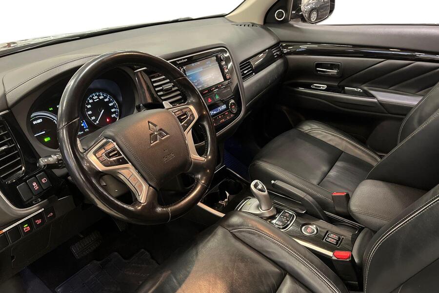 Mitsubishi Outlander PHEV vaihtoauto