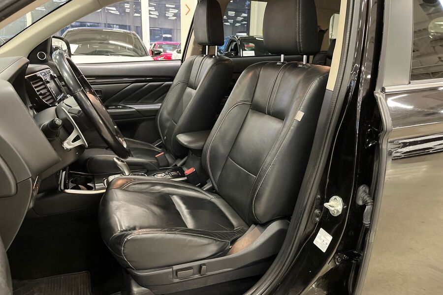 Mitsubishi Outlander PHEV vaihtoauto