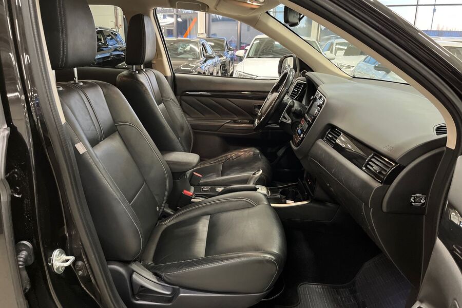 Mitsubishi Outlander PHEV vaihtoauto