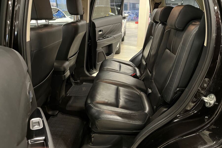 Mitsubishi Outlander PHEV vaihtoauto