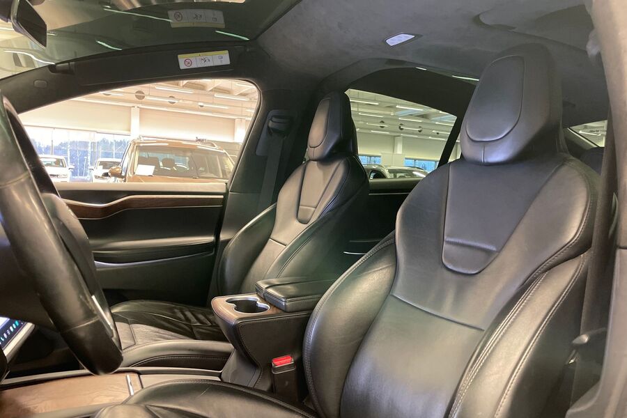 Tesla Model X vaihtoauto