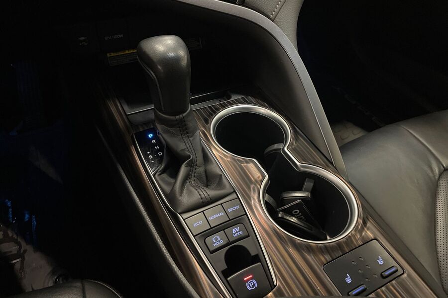 Toyota Camry vaihtoauto