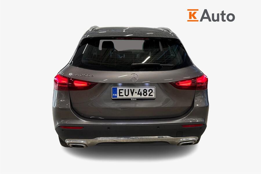 Mercedes-Benz GLA vaihtoauto