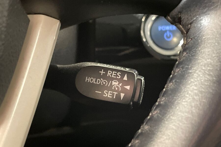 Toyota Prius Plug-in vaihtoauto